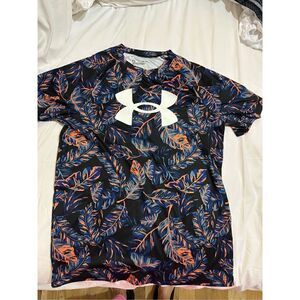 Under Armour boys T-shirt size YXL